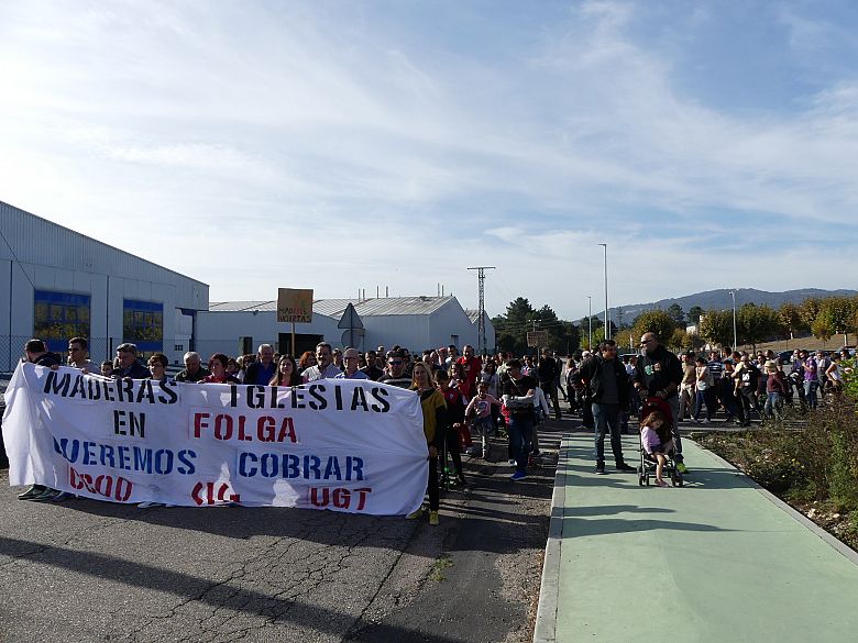 17-09-30 ManifaMaderasIglesiasPorrinho06.JPG